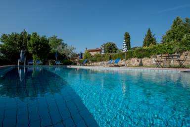 Schöne Ferienwohnung in Trequanda mit Pool & Grill
