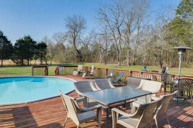 Lebanon Home w/ Private Pool: 33 Mi to Nashville!