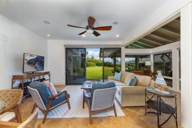 Great View, 3 Pools, A/C, Walking Distance to Beaches! Kapalua Bay Villa 38G3