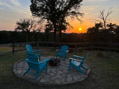 Hilltop Cabin Sunset Views @ The Farm on a Hill