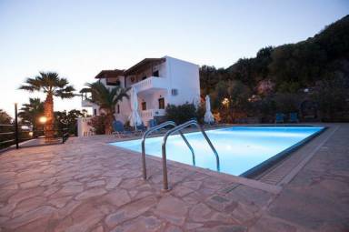 Ferienwohnung in Agios Nikolaos mit Terrasse, Garten und Grill