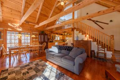 Cabin in Seven Devils with Wood-Burning Fireplace