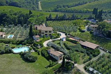 Nette Ferienwohnung in San Gimignano mit Pool & Grill