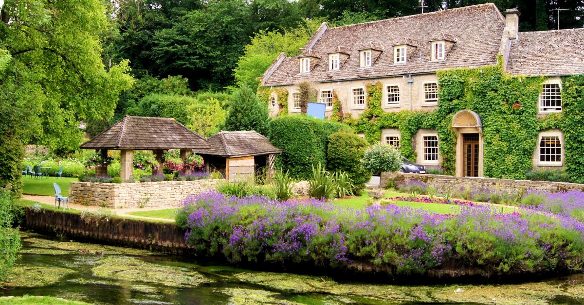 Rent Holiday Cottages Apartments In Moreton In Marsh From 57