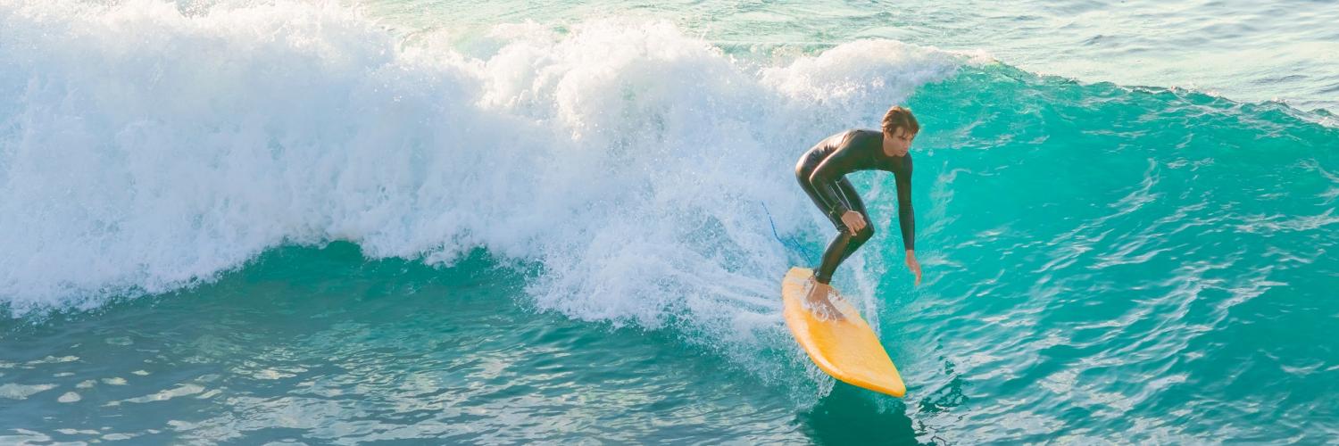Dove fare surf in Liguria: 8 località per cavalcare le onde - CaseVacanza.it