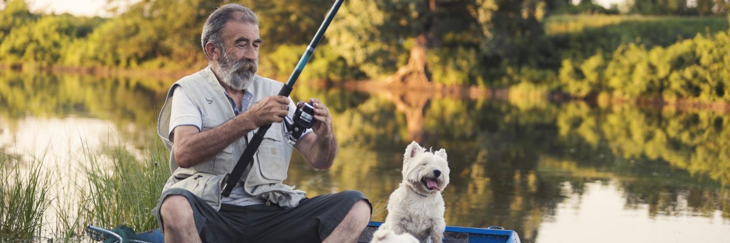 De beste bestemmingen voor een visvakantie met hond