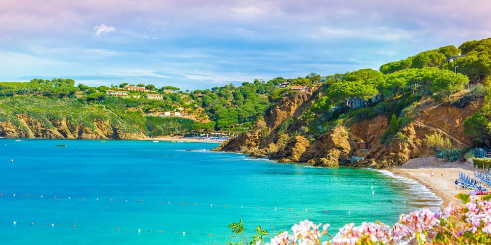 De prachtige stranden in Toscane, Italië
