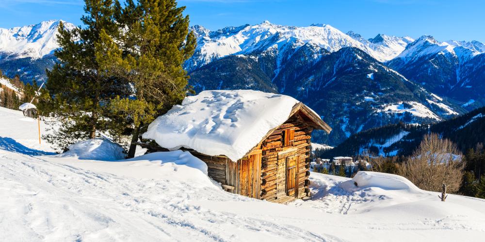 Dom w śniegu w Fiss