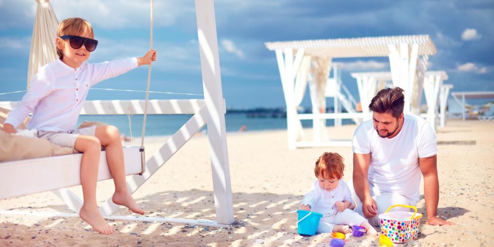 Rodzina na plaży w Dalmacji