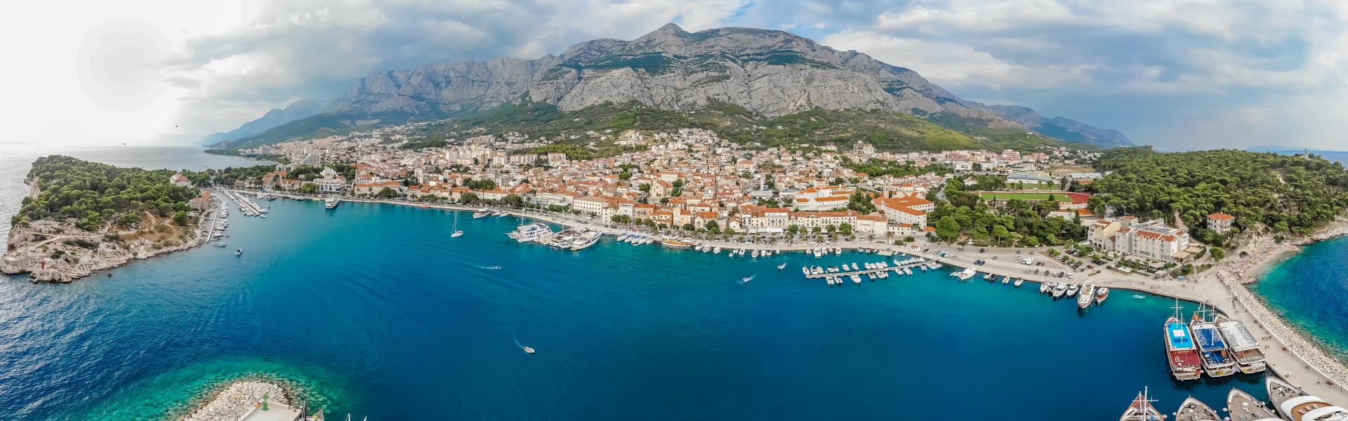 Compare offers and find your ideal holiday home in Makarska - Casamundo