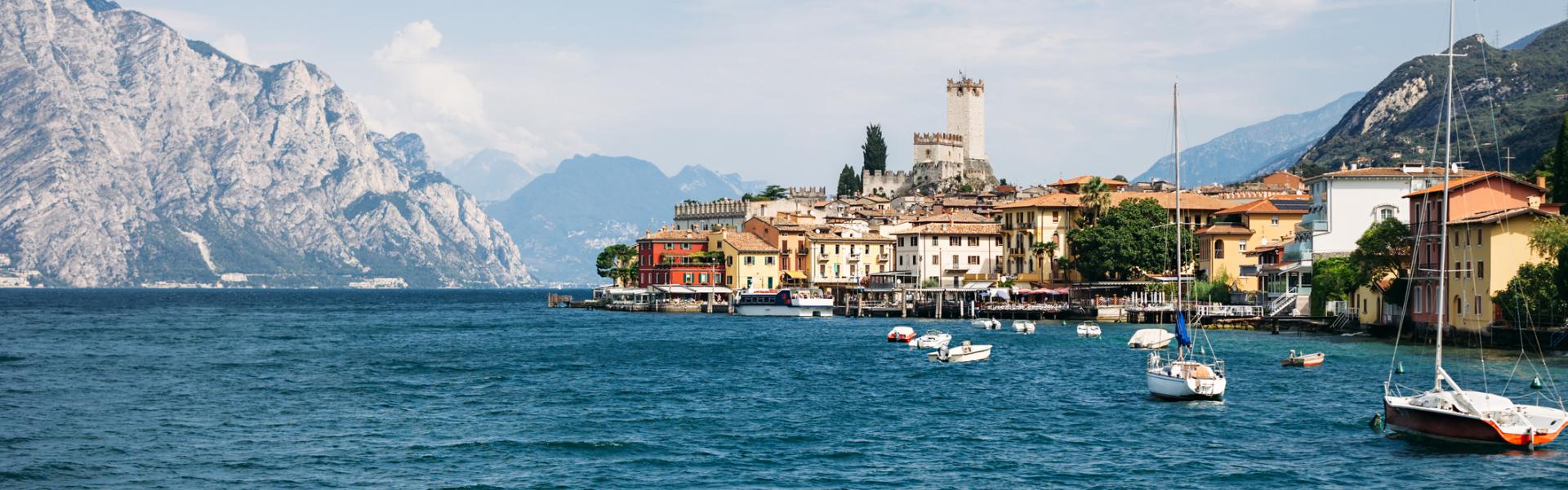 Holiday houses & accommodation in Lake Garda - HomeToGo