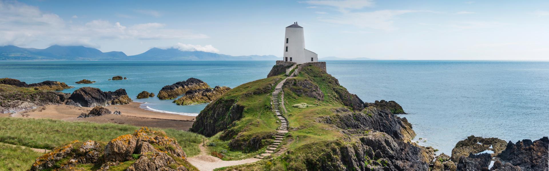 Holiday lettings & accommodation in Holyhead - HomeToGo