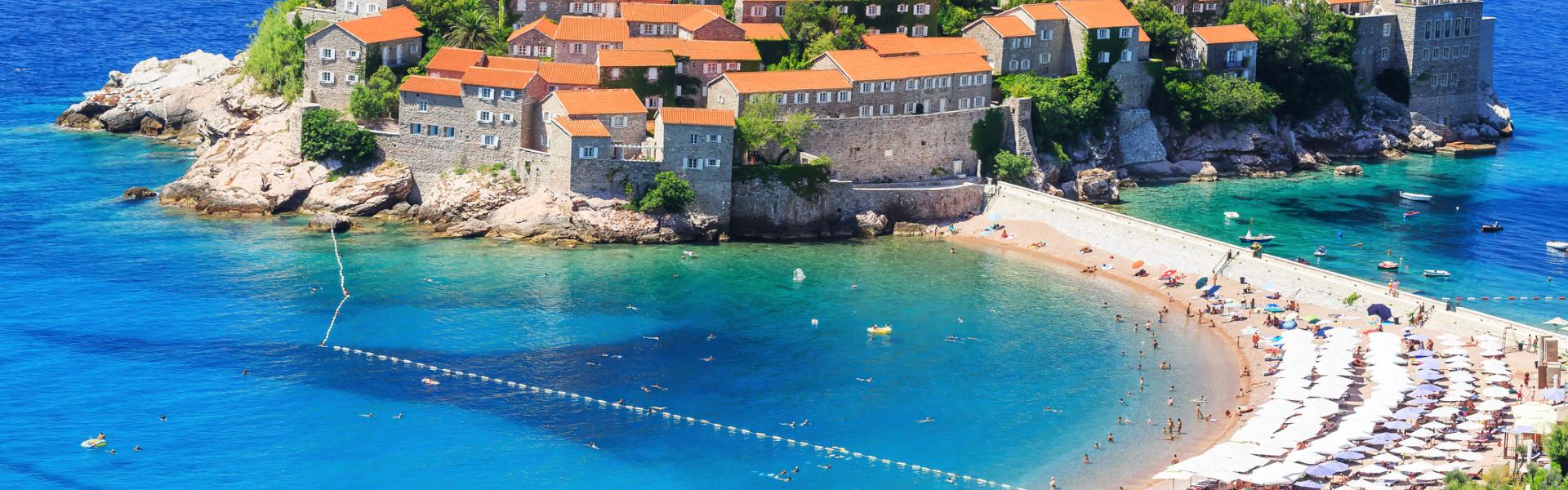 Holiday lettings & accommodation in Montenegro - HomeToGo