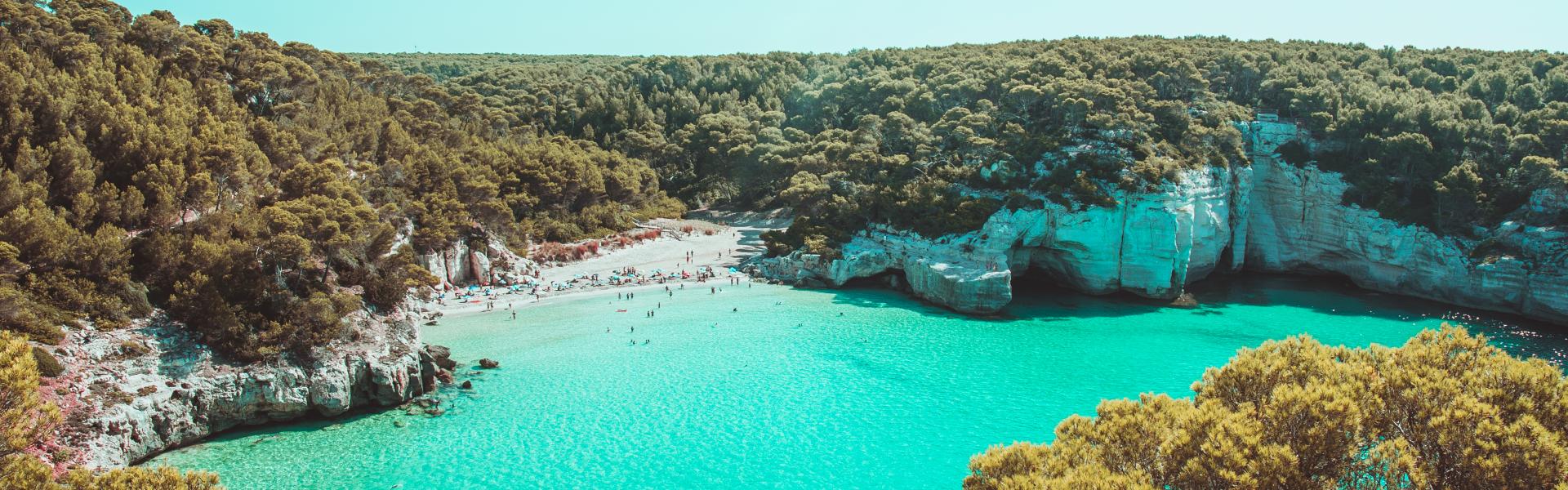 Ferienwohnungen und Ferienhäuser auf Menorca - HomeToGo