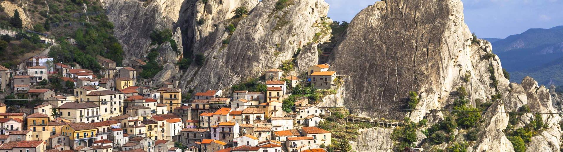 Find the ideal holiday home in Basilicata for your Italian adventure - Casamundo