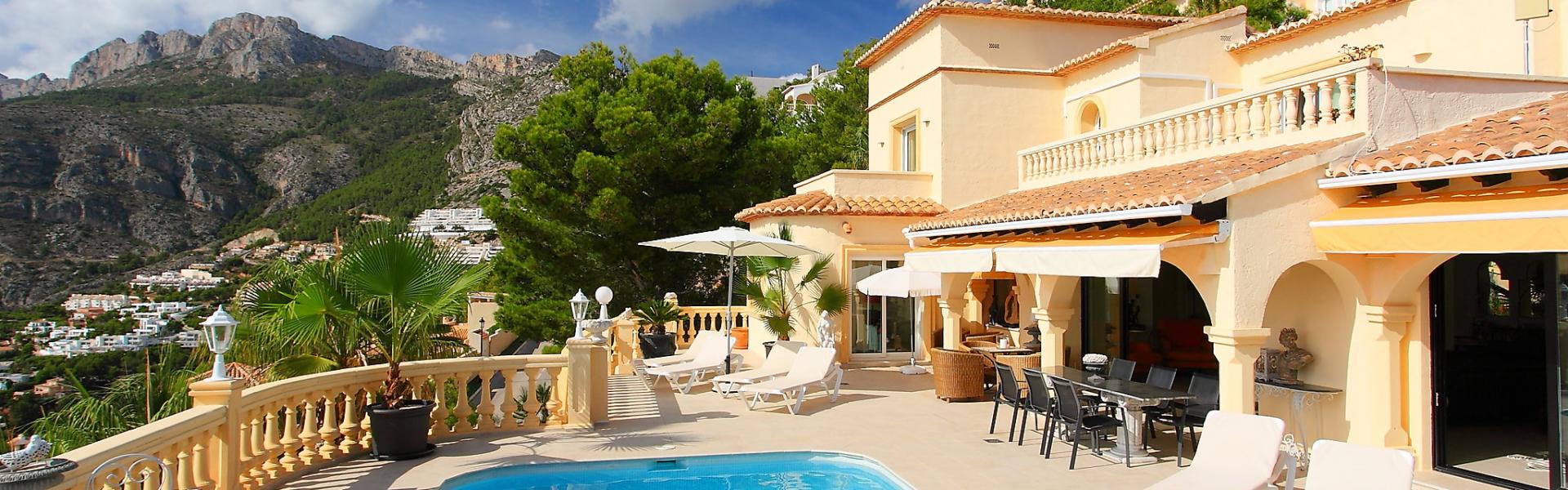 Ferienhaus mit Pool an der Côte d'Azur - HomeToGo