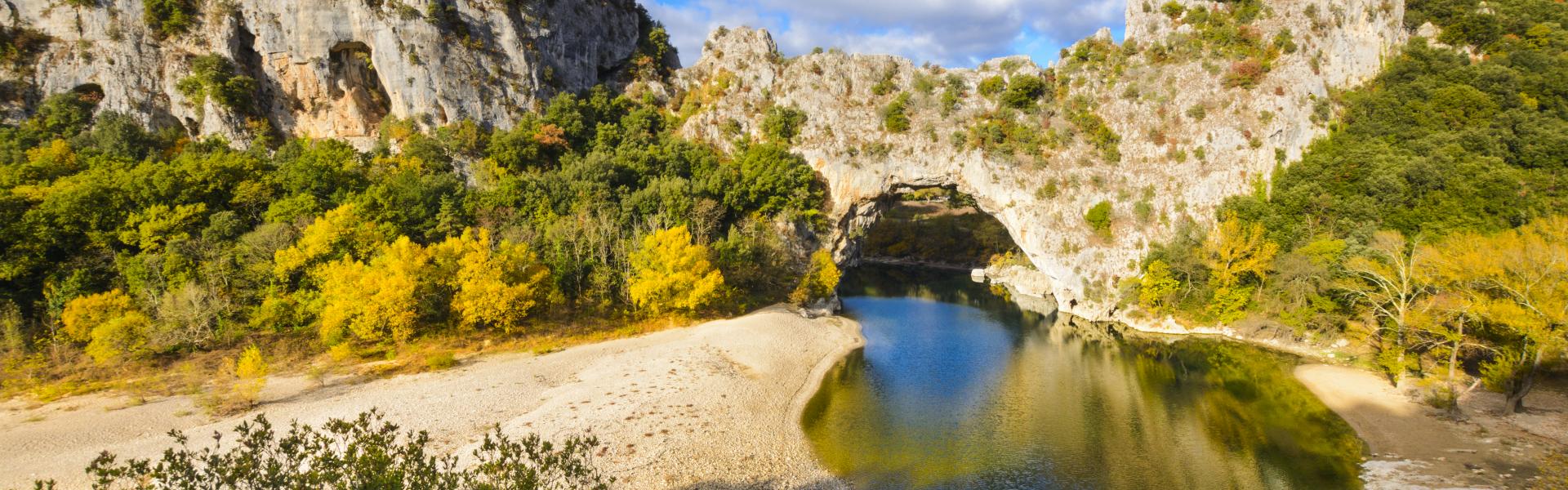 Holiday houses & accommodation in Ardeche - HomeToGo