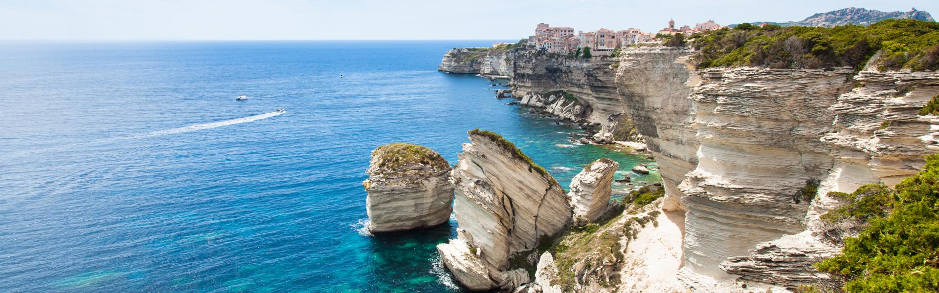 Ferienhäuser & Ferienwohnungen auf Korsika - HomeToGo