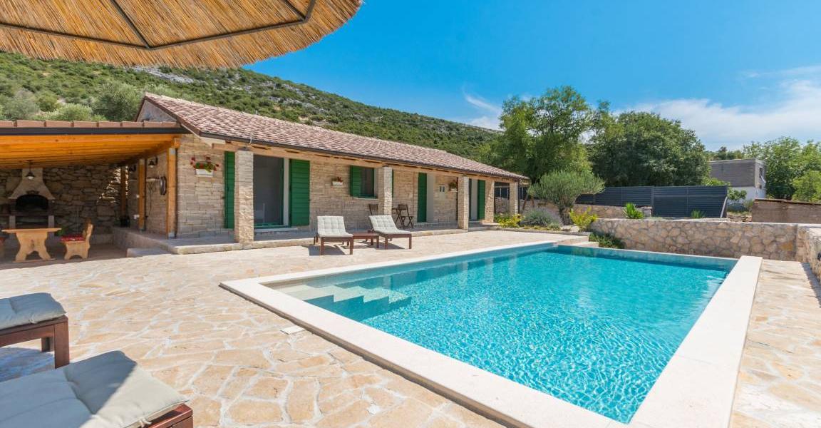 Casas rurales y apartamentos vacacionales con piscina en la Comunidad Valenciana - HomeToGo