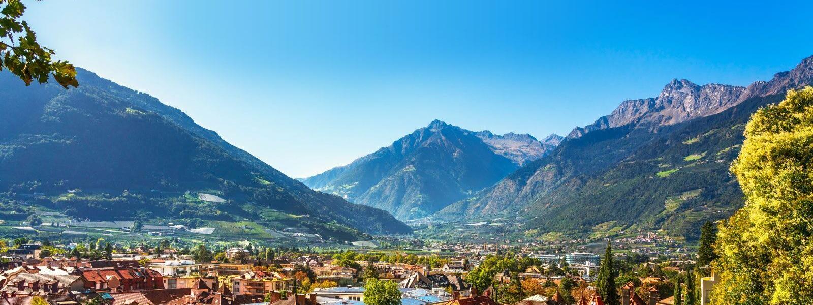 Luxus Ferienhäuser und Ferienwohnungen im Dorf Tirol - BELLEVUE Ferienhaus