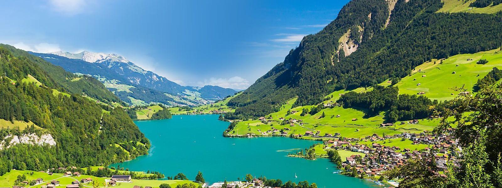 Mit den Ferienhäusern und Fewos in Interlaken das Alpenpanorama genießen - e-domizil