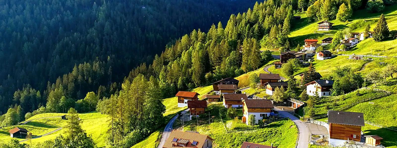 Alphütten und Maiensässe in der Schweiz - e-domizil