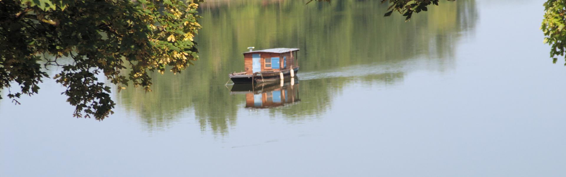 Houseboat In Frankreich