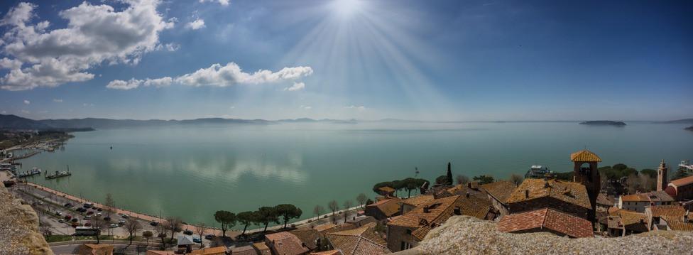 
                          Die schönsten Strände am Trasimenischen See
                       - Interhome