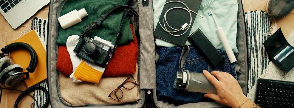 
                          Podróż samolotem: co można zabrać w bagażu podręcznym?
                       - Interhome