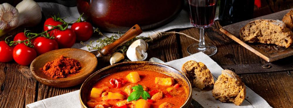 
                          Kuchnia węgierska: specjały z regionów
                       - Interhome