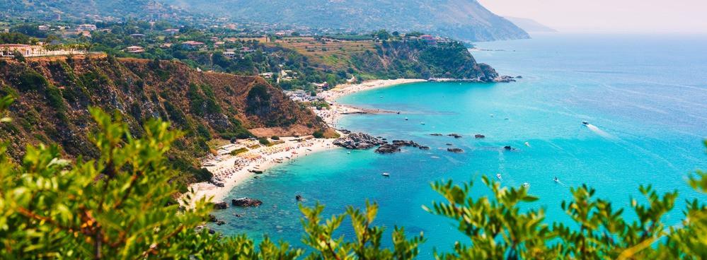 
                          Die 10 schönsten Strände in Italien
                       - Interhome