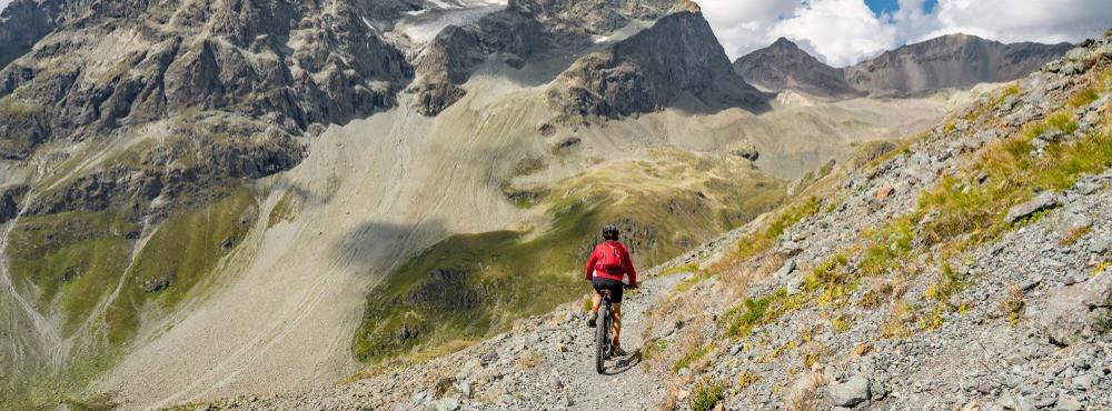 
                          Die besten Mountainbike-Touren in Graubünden
                       - Interhome
