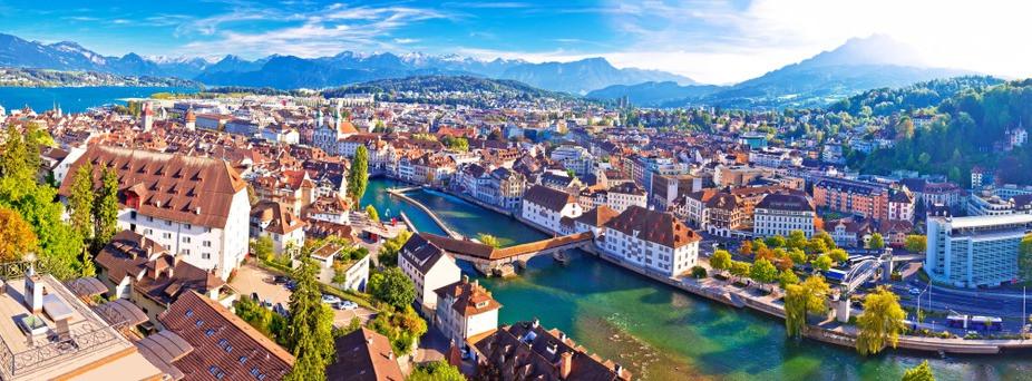 
                          Las ciudades más bonitas de Suiza
                       - Interhome