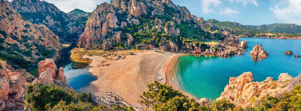 
                          10 atrakcji na Sardynii, które warto zobaczyć
                       - Interhome