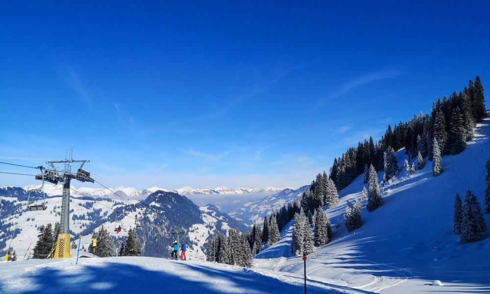 
        Saanenmöser: Alle Reiseziele, Tipps & Infos für Ihren Saanenmöser Urlaub!
       - Interhome