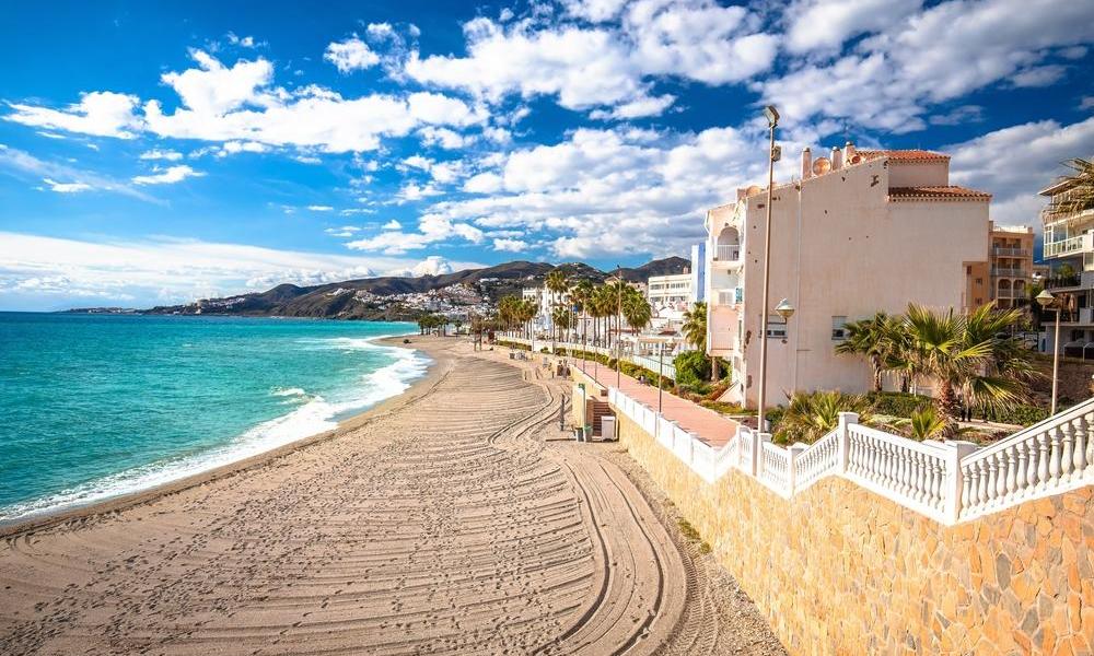 
        Nerja: Alle Reiseziele, Tipps & Infos für Ihren Nerja Urlaub!
       - Interhome