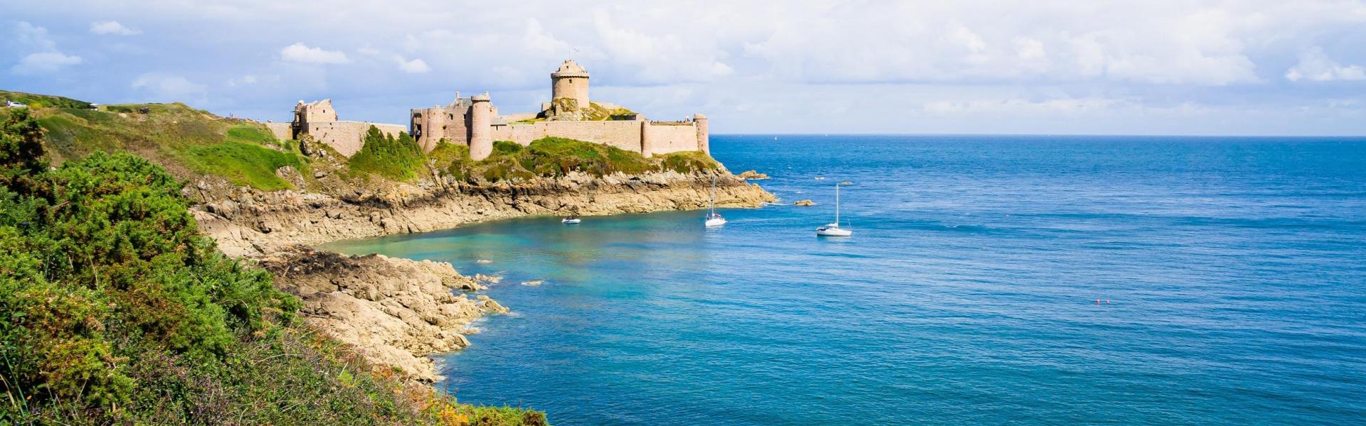 
        Côtes d'Armor: Alle Reiseziele, Tipps & Infos für Ihren Côtes d'Armor Urlaub!
       - Interhome