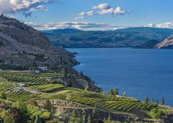 Explore the scenic Okanagan Valley from a West Kelowna vacation home - HomeToGo