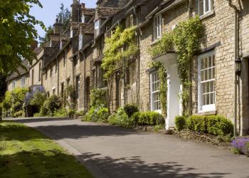 Cotswold cottages and more for your Witney holiday letting - HomeToGo