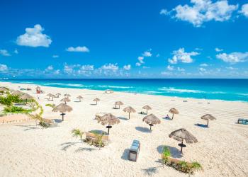 Explore the beaches of Cancún from a vacation rental - HomeToGo