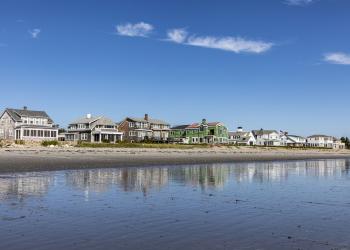 A Waterfront House Rental in Beautiful Seabrook, a Slice of New England - HomeToGo