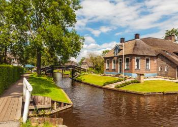 Vakantiehuis in Giethoorn: een dorp met ongekende mogelijkheden - HomeToGo