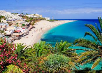 Book a holiday cottage in the Canary Islands for a great holiday - HomeToGo