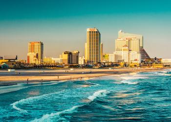Live the extravagant life in Atlantic City with perfect vacation homes - HomeToGo