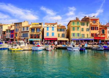 Holiday lettings in Cassis: Mediterranean flair, cliffs, and Calanques - HomeToGo