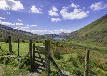 Find fairies and ancient castles near Pwllheli holiday lettings - HomeToGo