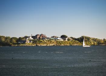 The Island life of vacation rentals in Jamestown, Rhode Island - HomeToGo