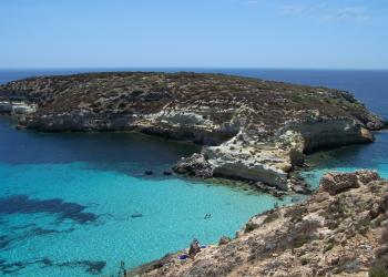 Case vacanza a Lampedusa: il vero relax in un paradiso naturale - HomeToGo