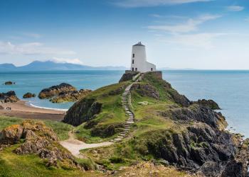 Holiday Cottages & Accommodation on Anglesey - HomeToGo