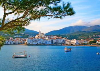 Enjoy the Costa Brava sunshine with superb holiday lettings by the sea - HomeToGo